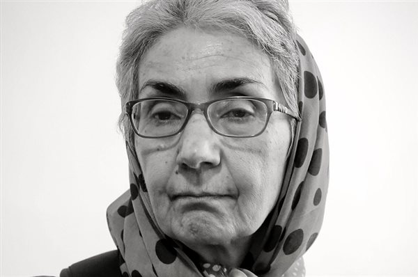 راوی پرده‌های ناخواندۀ تاریخ